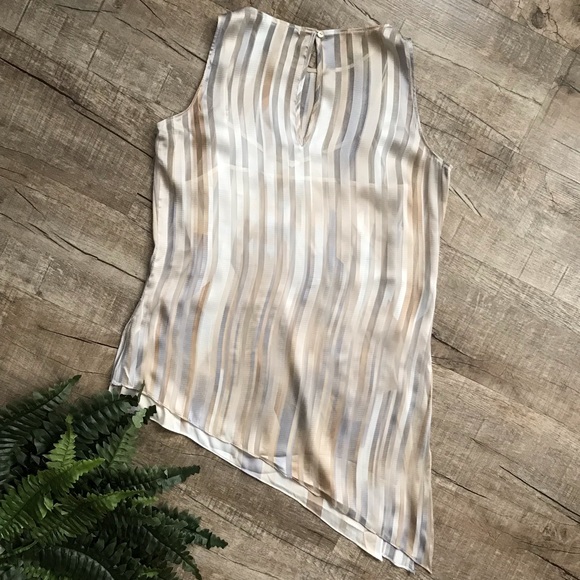 White House | Black Market Asymmetrical Blouse - Picture 5 of 7